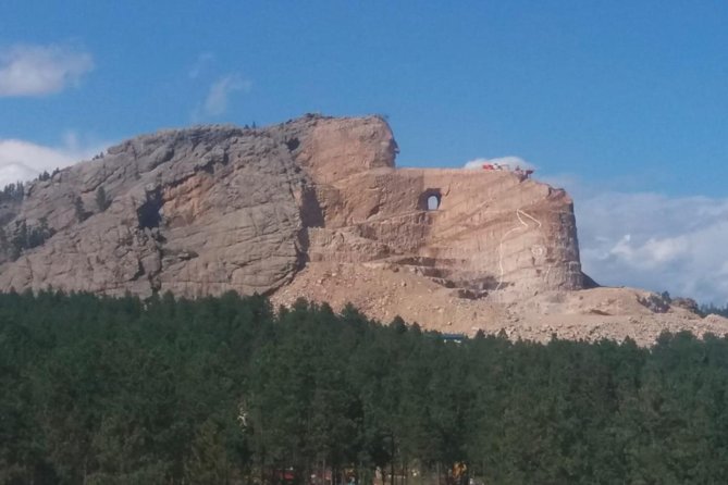 Mount Rushmore and Black Hills Tour With Two Meals and a Music Variety Show - Two Meals and a Music Variety Show