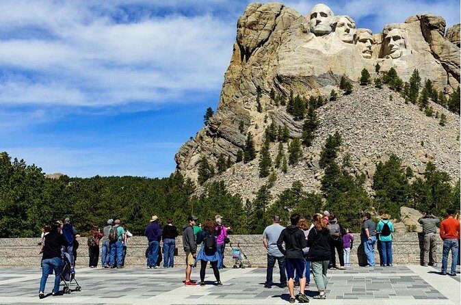 Mount Rushmore Memorial Shared Tour from Rapid City, South Dakota - FAQ