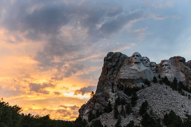 Mount Rushmore Night Illumination and Ceremony - Private Tour/Activity