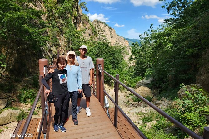 Mount Seoraksan, Temple, Fortress: Private Day Tour From Seoul - Must-Visit Natural Attraction
