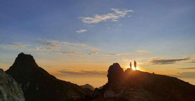 Mount Sibayak: Sunrise Hike and Natural Hot Spring - Activity Description