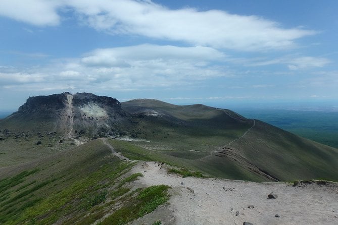 Mount Tarumae Hiking Day Trip - Mount Tarumae Overview