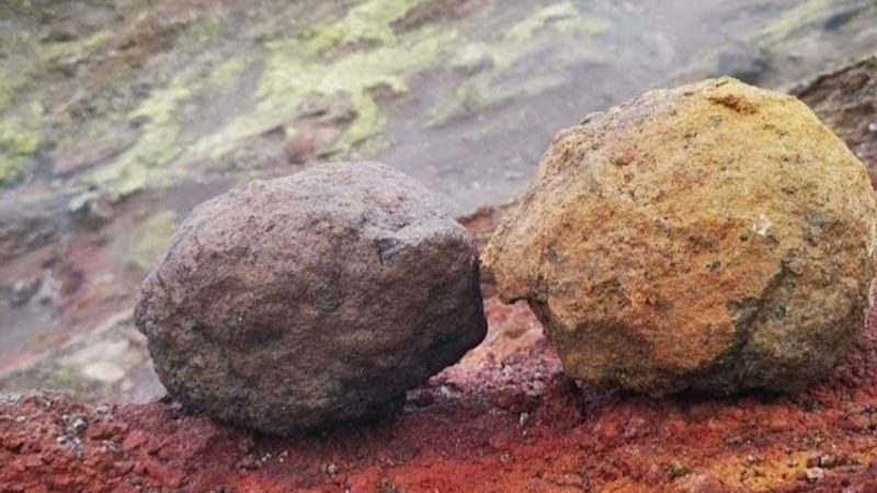 Mount Vesuvius ticket with guidebook in Campania - Walking the Gran Cono trail
