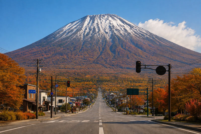 Mount Yotei & Lake Toya Autumn Maple Leaf One-Day Tour - A driver-led day, with communication in its favor