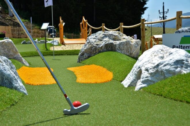 Mountain Adventure Minigolf - Amenities and Services
