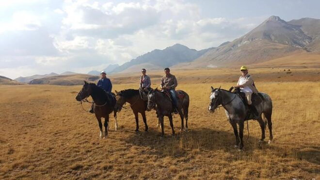 Mountains of the Abruzzo: Four Day Horseback Riding Trip - Essential Packing List