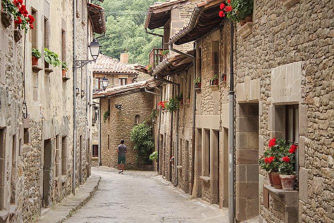 Mountains, Towns and Art Multiday Trip From Girona - Itinerary Overview