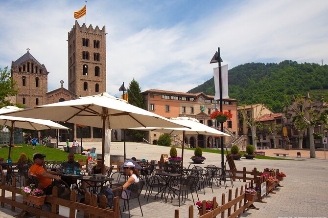 Mountains, Towns and Art Multiday Trip From Girona - Day 2: Discovering Charming Towns