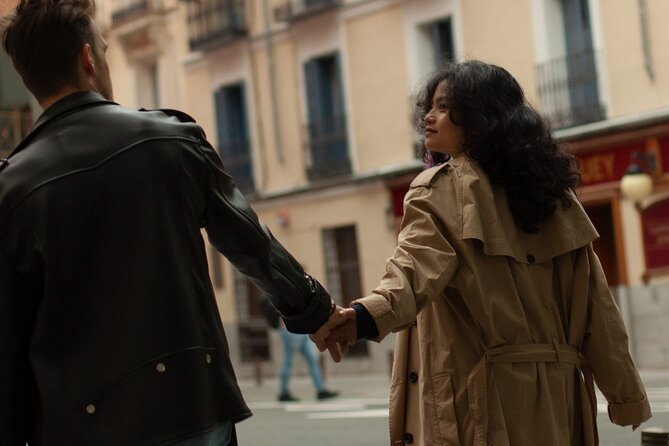 Movie Inspired 30 Minute Private Photoshoot in Madrid - Meeting Point and Starting the Activity