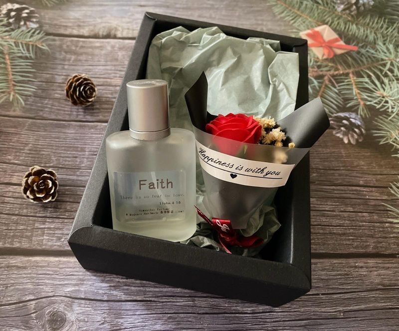 Msquare Handmade | Perfume Experience Class | Preserved Flower Aroma Diffuser | Aromatherapy Diffusing Stone Preserved Flower | Aromatherapy Wax Tag | Aromatherapy Experience Class | Lai Chi Kok - Pick the craft that fits your afternoon