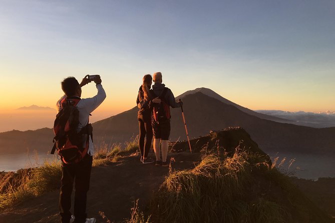 Mt Batur Sunrise Trekking With Local Guide & Breakfast - Trekking Mt Batur: What to Expect