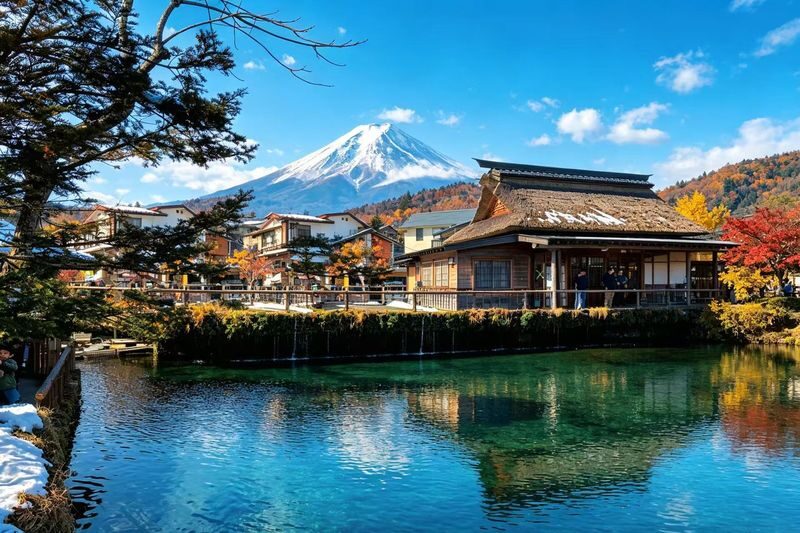 Mt. Fuji 6 Major Instagram-Worthy Photo Spots Day Tour (Departing from Tokyo / Multilingual Options Available) - Lawson offers a quick, very Japanese photo stop