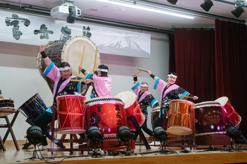 Mt Fuji & Hakone Day Trip, Drum Show, Cruise, Ropeway from Tokyo - One long loop from Tokyo
