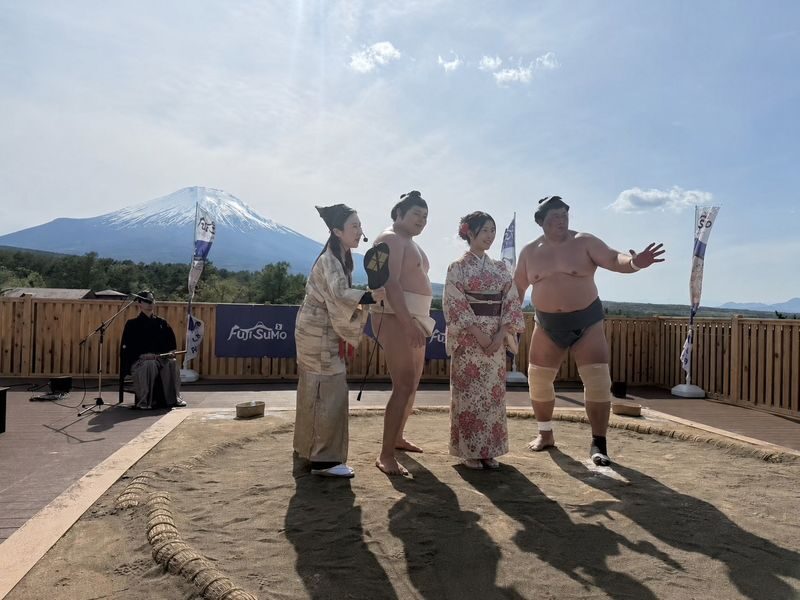 Mt. Fuji & Kawaguchiko Full-Day Romantic Tour with Kimono & Sumo - Kawaguchiko and the Mount Fuji view