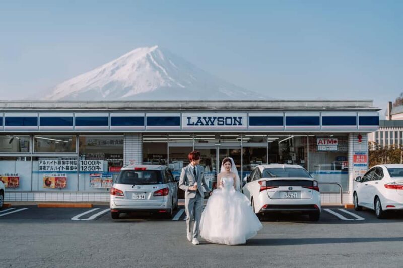 Mt. Fuji photoshoot/proposal with transport from Tokyo - An Overview of the Experience