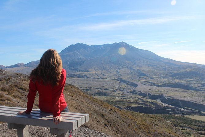 Mt. St. Helens National Monument From Seattle: All-Inclusive Small-Group Tour - Tour Guides