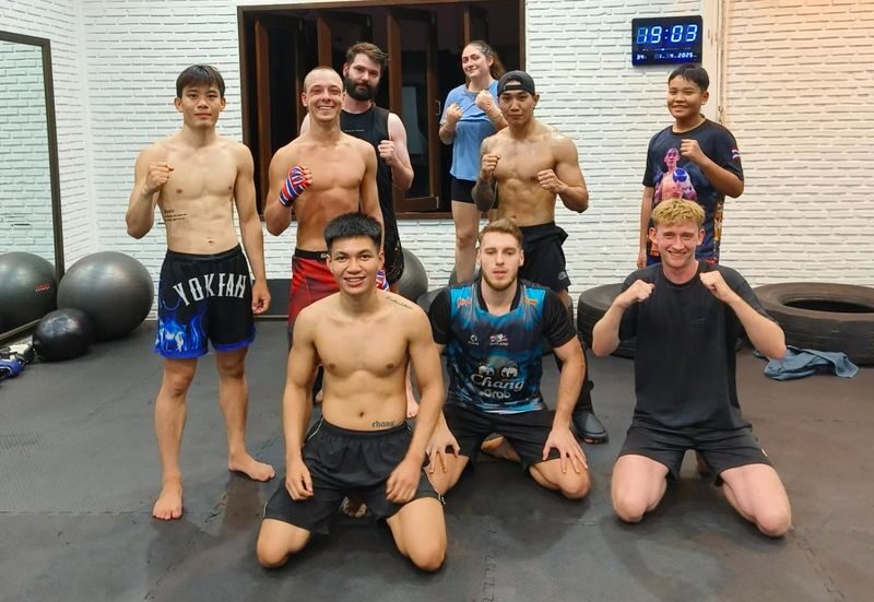 Muay Thai Boxing Introduction Class for Beginners in Chiang Rai - Health, age and booking details to check
