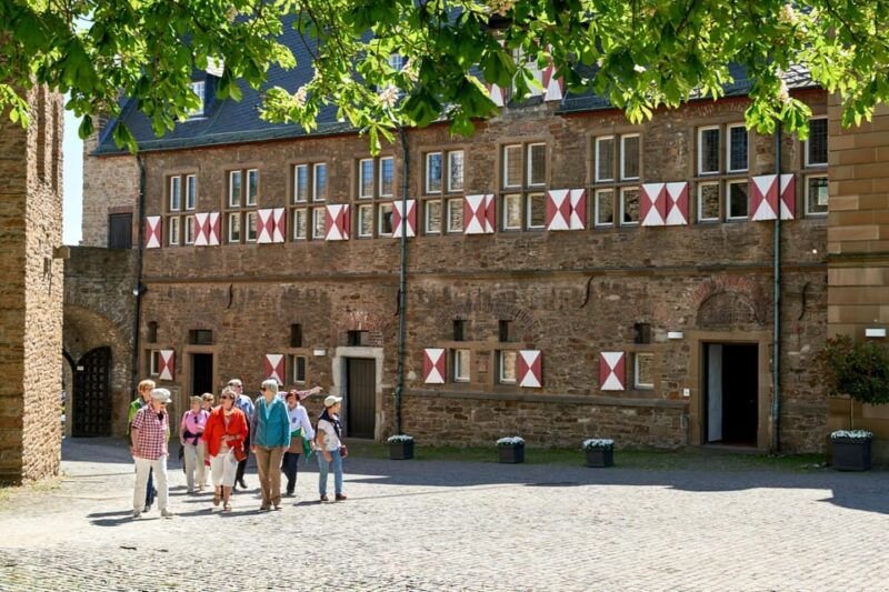 Mülheim an der Ruhr: Exclusive tour behind the scenes at Broich Castle - FAQ