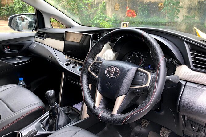 Mumbai Airport Drop via Toyota Crysta SUV - The Booking & Meeting Process