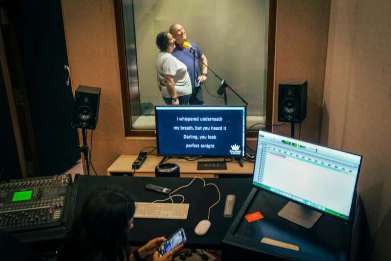 Mumbai: Behind the Scenes Bollywood Tour - What the Experience Feels Like