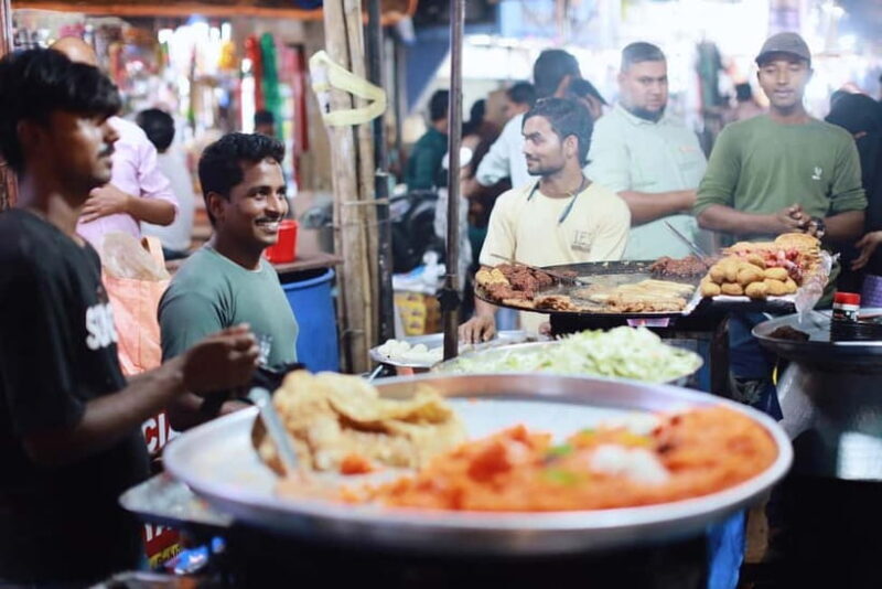 Mumbai: BEST Steet Food Tour & Evening Market with a Local - Good To Know