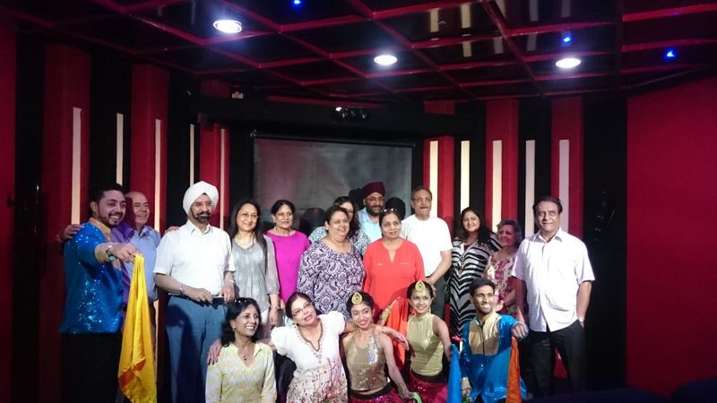 Mumbai Bollywood Studio Half-Day Tour - From star homes to a working studio