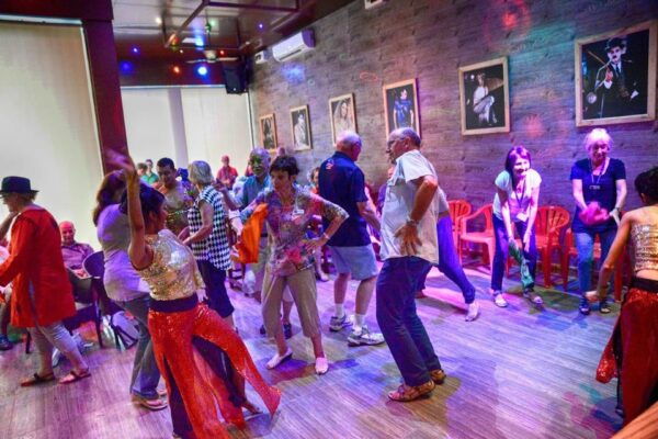 Mumbai: Bollywood Studio Half-Day Tour - Common Questions