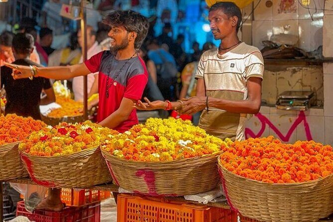 Mumbai By Down: Explore Morning City, Market & Temple with Pickup - FAQ