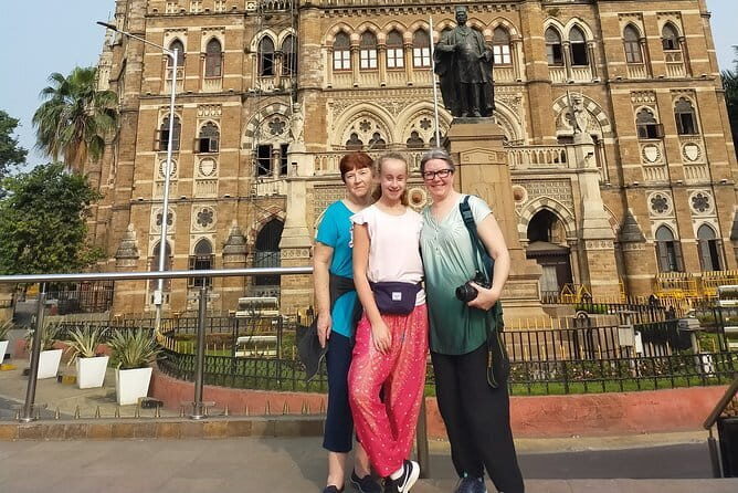 Mumbai City Tour for Women in Private Vehicle - FAQ