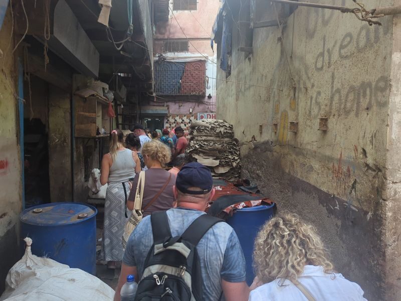 Mumbai: Dharavi Slum Slumdog Millionaire Tour with a Local - Timing, transfers, and the meeting point