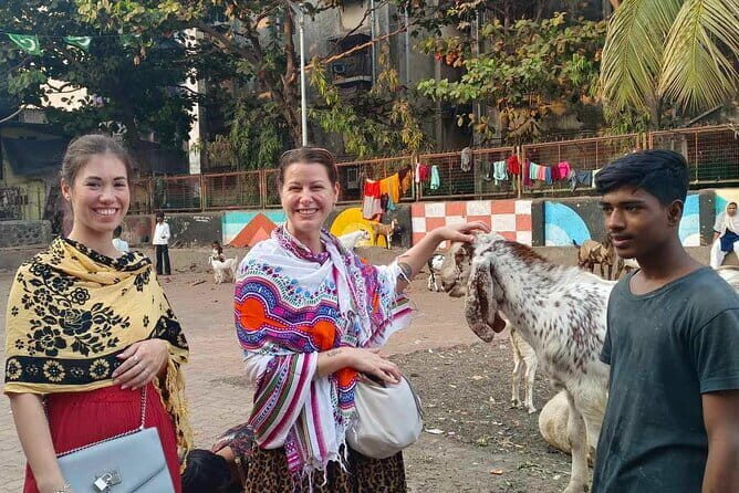 Mumbai: Dhobi Ghat Laundry & Dharavi Slum Tour with a Local - Discovering Mumbai’s Hidden Sides: Dhobi Ghat Laundry & Dharavi Slum Tour with a Local