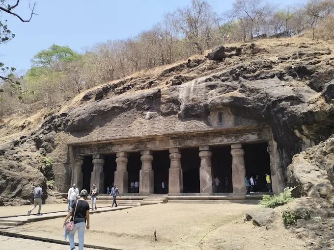 Mumbai: Elephanta Caves Half-Day Tour with Ferry Ride - Crossing Mumbai Harbour to Elephanta Island