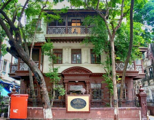 Mumbai: Exclusive Full-Day Private Guided Sightseeing Tour - Common Questions