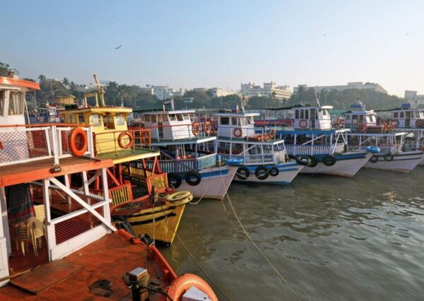 Mumbai: Heritage Highlights Walking Tour With Food Tasting - Customer Reviews and Traveler Types