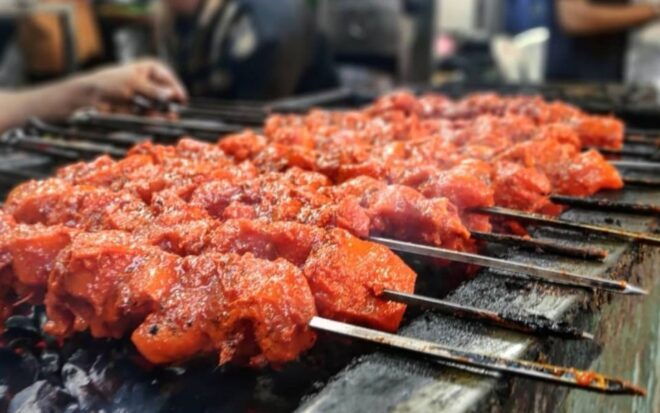 Mumbai: Local Street Food Private Walking Tour With Transfer - Customer Reviews