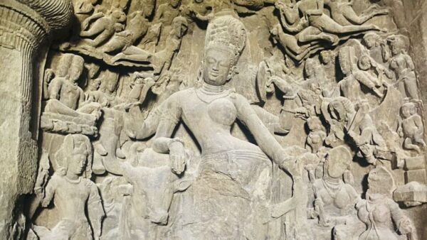 Mumbai: Private City Tour With Elephanta Caves Tour - Common Questions