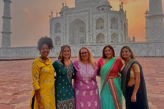 Mumbai: Private Day Tour Of Tajmahal With Car ,Entrance , Meal - Booking Process