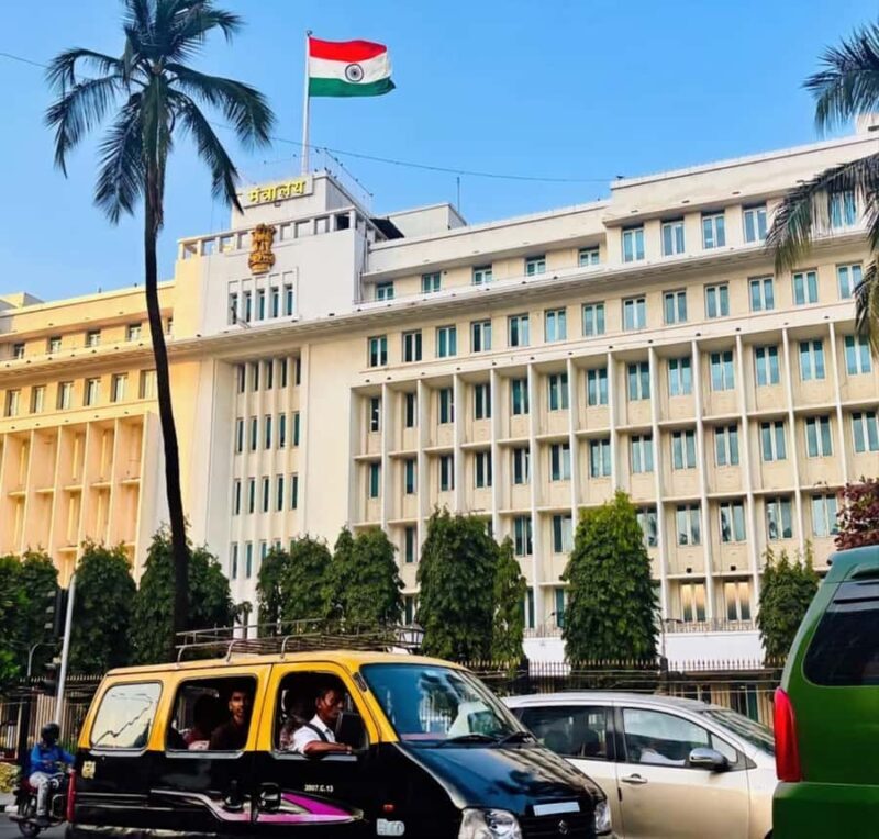 Mumbai: Private Sacred Temples & Heritage Guided Tour - The Itinerary in Detail: What to Expect