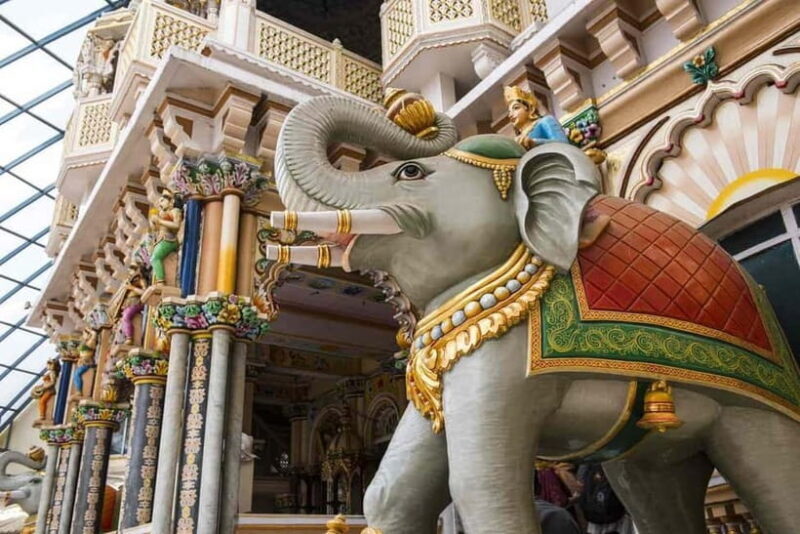 Mumbai: Private Sightseeing Tour & Slum Tour with a Local - What Travelers Should Keep in Mind