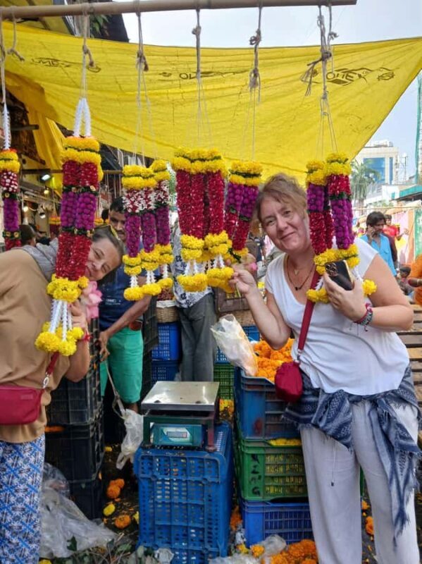 Mumbai Slum Tour with Dhobi Ghat Laundry & Flower Markets - An Introduction to the Mumbai Slum Tour