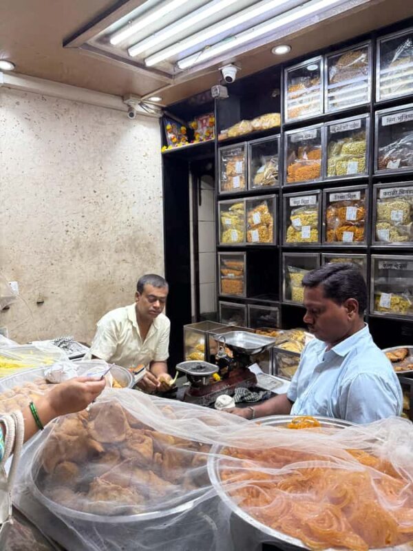 Mumbai Street Food and Night Tour: Lights, Flavor, Action! - Good To Know