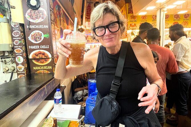 Mumbai Street Food & Beach Tour with 10+ Tastings - Exploring Mumbais Street Food and Beaches: What to Expect