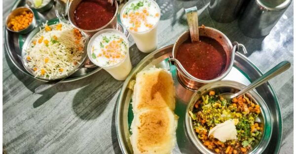Mumbai Street Food Crawl (2 Hours Guided Food Tasting Tour) - The Sum Up