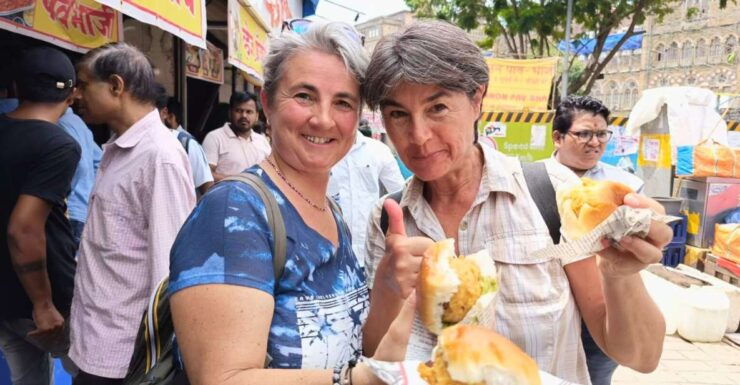 Mumbai Walking Tour With Local Snacks - Itinerary