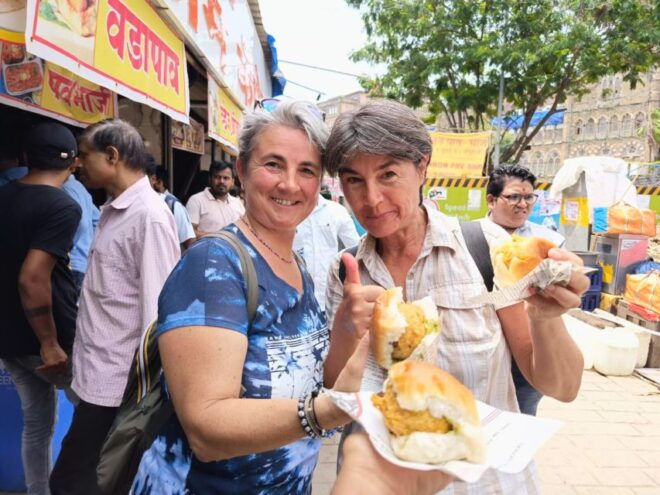 Mumbai Walking Tour With Local Snacks - Experience