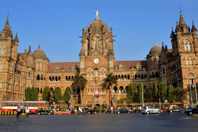 Mumbais Historical Architecture: A Self-Guided Audio Tour - Language and App