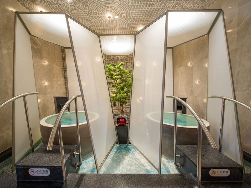Mumu Hot Spring, Massage SPA | Luohu Port Store - Fruit, drinks, and a late-night meal