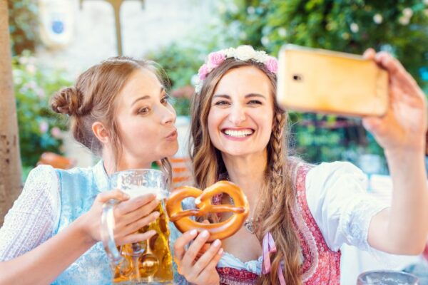 München: Oktoberfest Experience and Lunch in Tent - Festival Highlights