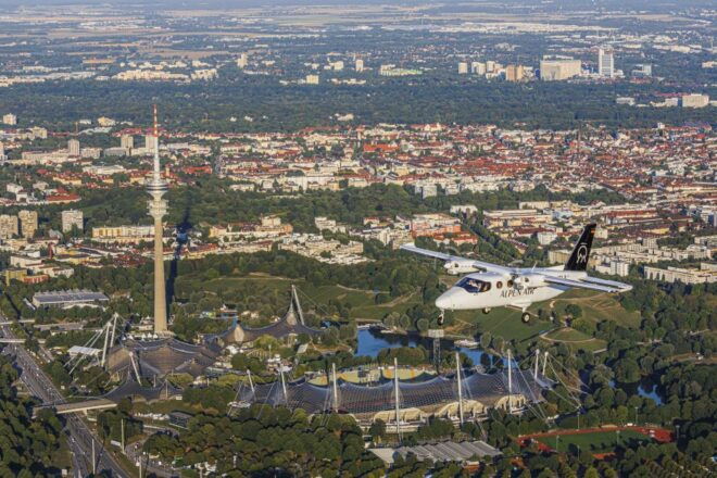 München: Rundflug München, Seen, Schlösser, Alpen Abaugsburg - Full Description
