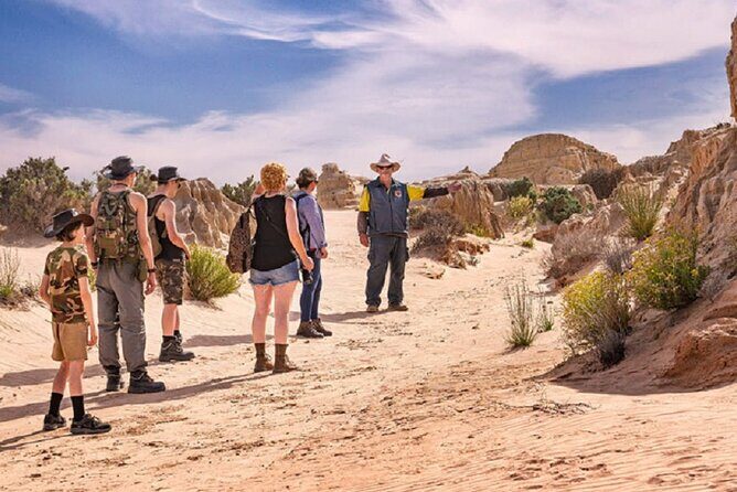 Mungo National Park: Mungo Lunette Guided Tour - Good To Know